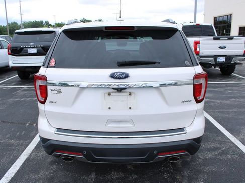 Used 2018 Ford Explorer XLT w/ Equipment Group 202A AWD/4WD image 6