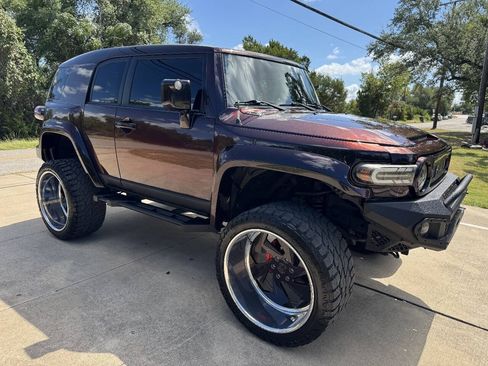 Used 2007 Toyota FJ Cruiser 2WD w/ Convenience Pkg image 19