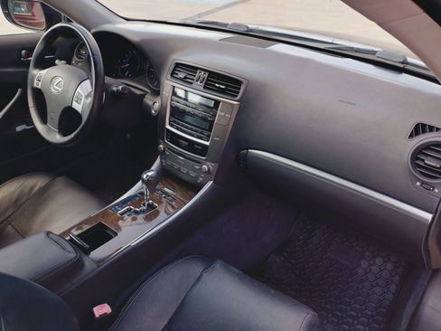 Used 2013 Lexus IS 250C w/ Luxury Pkg RWD image 21
