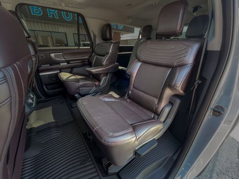 Used 2025 Ford Expedition Max Platinum w/ Platinum Ultimate Package image 15