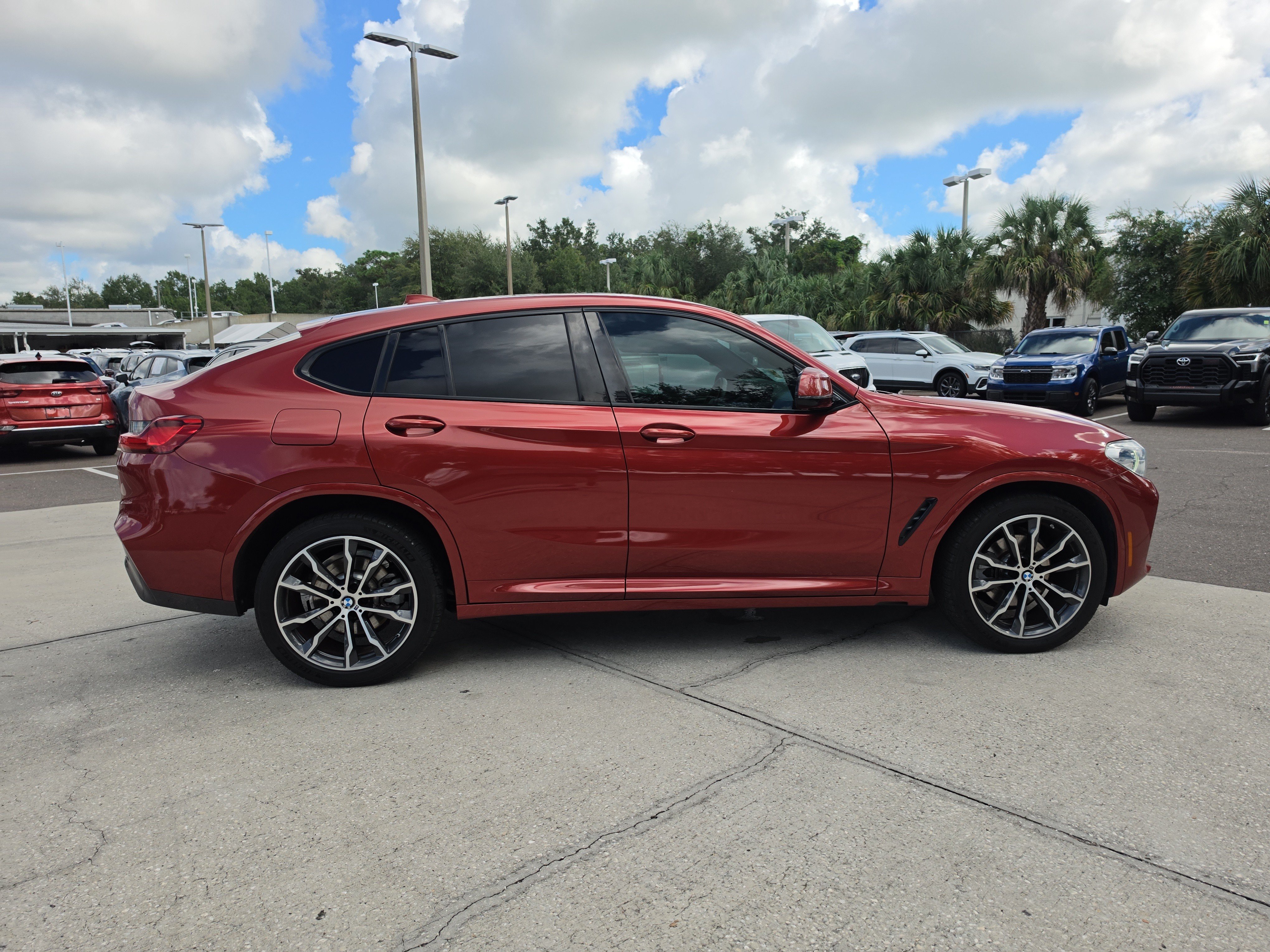 Used 2021 BMW X4 xDrive30i w/ M Sport Package AWD/4WD image 9