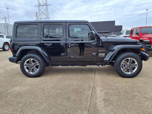 Used 2020 Jeep Wrangler Unlimited Sahara w/ LED Lighting Group image 24