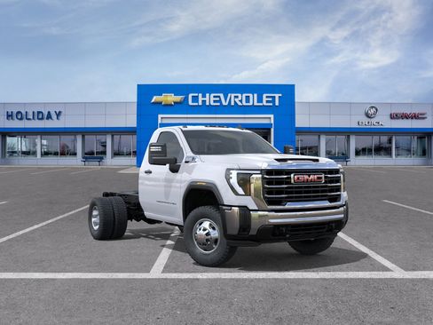 New 2026 GMC Sierra 3500 Pro AWD/4WD image 1