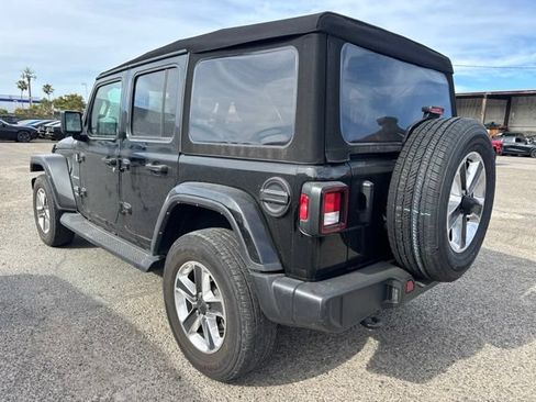 Used 2022 Jeep Wrangler Unlimited Sahara AWD/4WD image 7