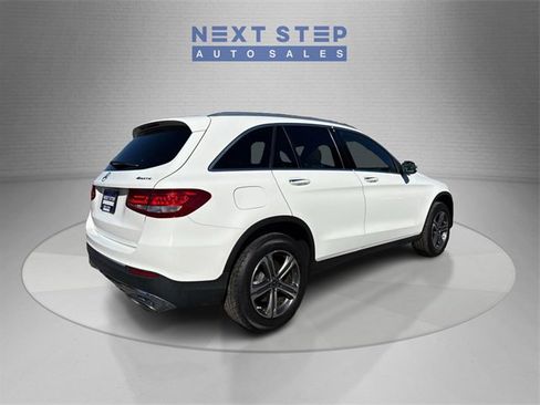 Used 2018 Mercedes-Benz GLC 300 4MATIC w/ Premium Package image 8