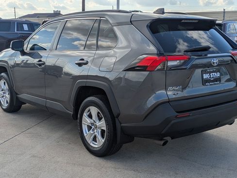 Used 2021 Toyota RAV4 XLE image 6