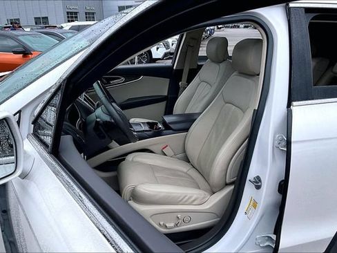 Used 2017 Lincoln MKX Reserve FWD image 18