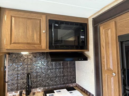 Used 2016 Ford E-450 and Econoline 450 Super Duty w/ Motorhome Prep Package image 52