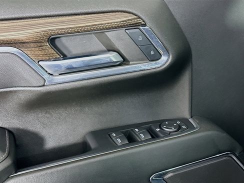 Used 2024 Chevrolet Silverado 1500 LT image 15