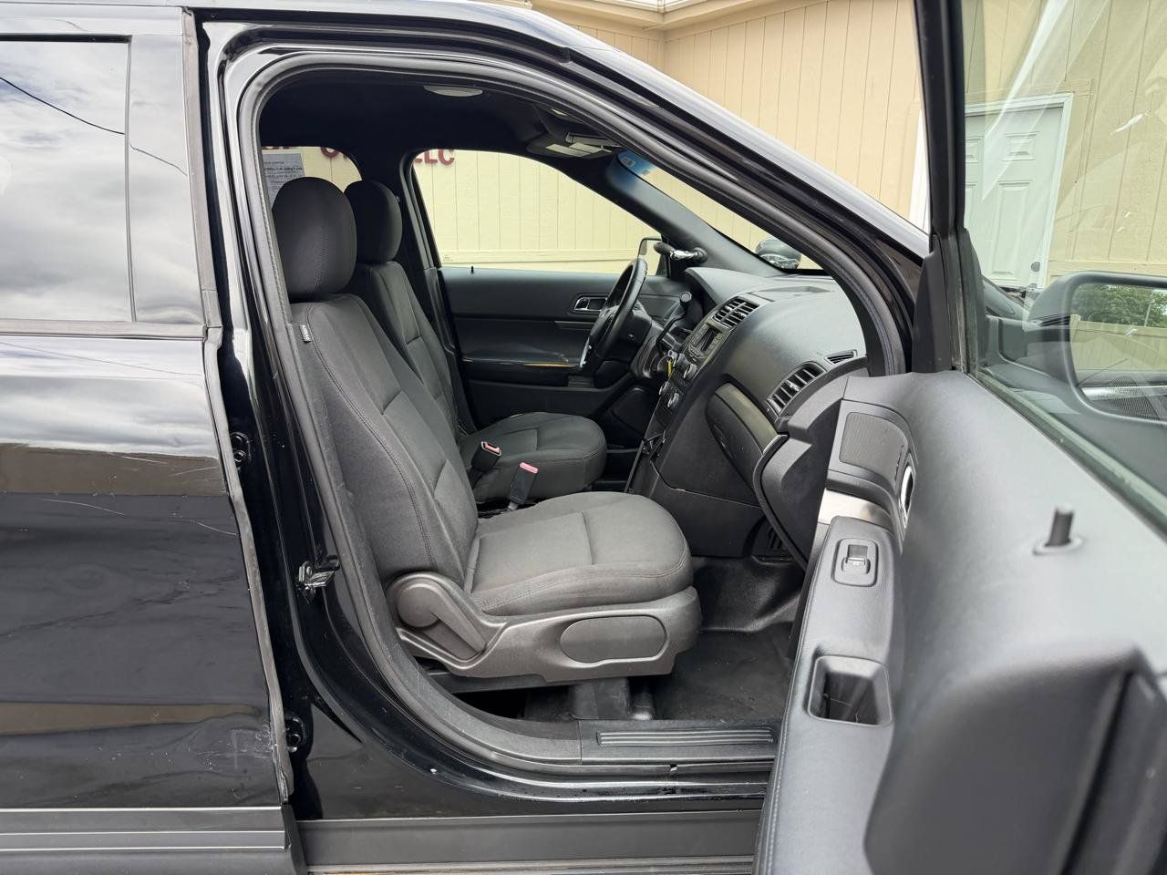 Used 2017 Ford Explorer 4WD Police Interceptor image 3
