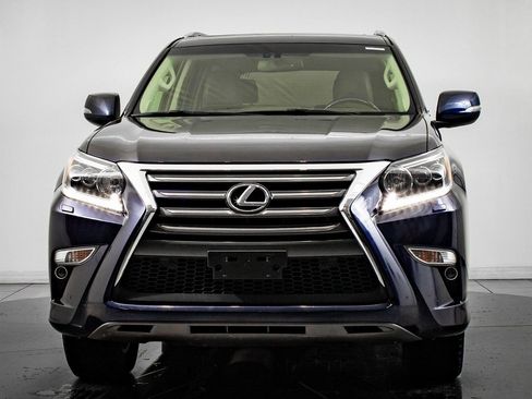 Used 2017 Lexus GX 460 Premium image 2