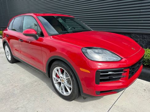 Certified 2025 Porsche Cayenne S AWD/4WD image 12