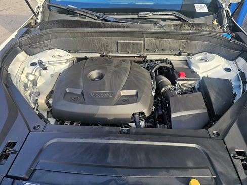 Used 2021 Volvo XC90 T5 Momentum w/ Climate Package image 27