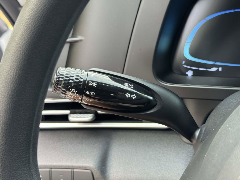 New 2026 Hyundai Elantra SE FWD image 28