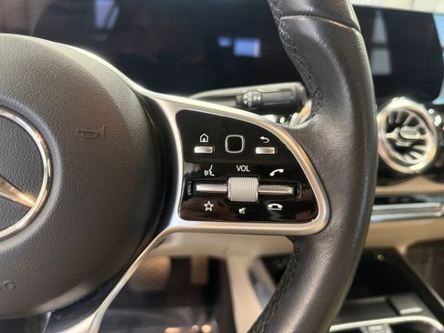 Certified 2023 Mercedes-Benz GLB 250 4MATIC image 31