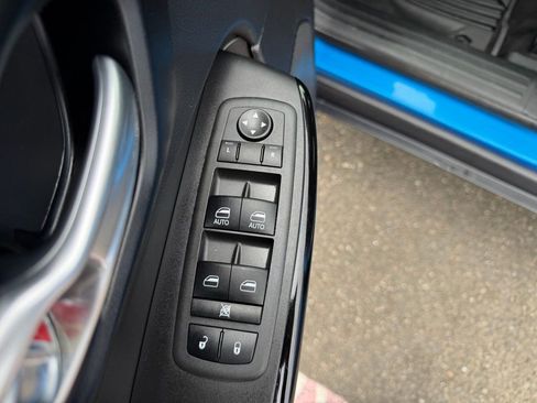 Used 2023 Jeep Cherokee Altitude Lux w/ Mopar Interior Package image 12