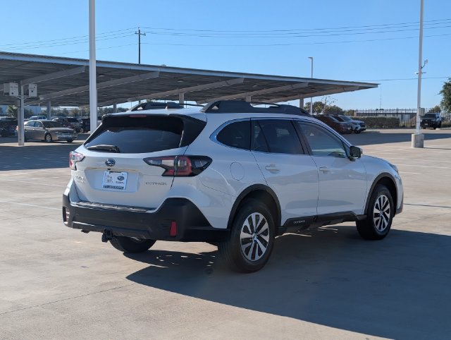 Used 2022 Subaru Outback Premium AWD/4WD image 5