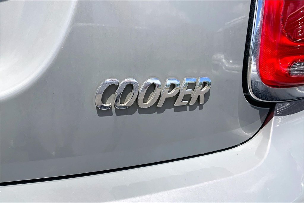 Used 2016 MINI Cooper 4-Door Hardtop FWD image 8