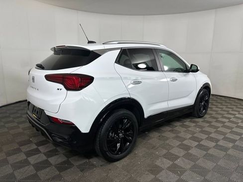 Used 2024 Buick Encore GX Sport Touring image 3