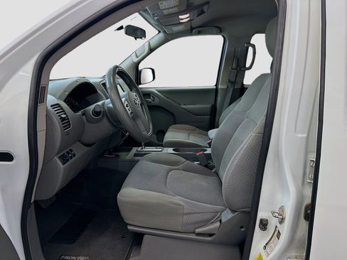 Used 2019 Nissan Frontier SV image 13