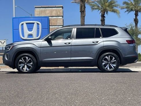 Used 2025 Volkswagen Atlas SE FWD image 7