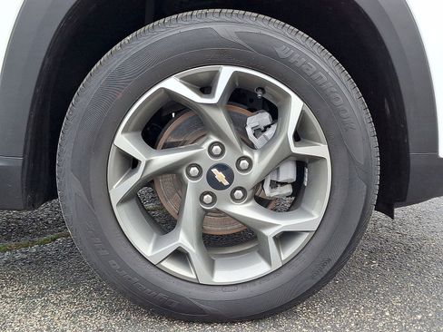 Used 2025 Chevrolet Trax LT FWD image 26