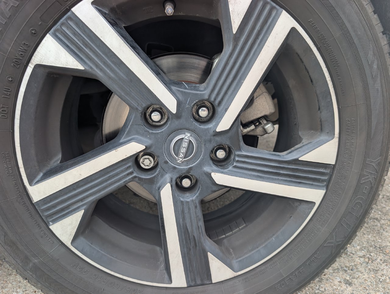 Used 2024 Nissan Sentra SV FWD image 8