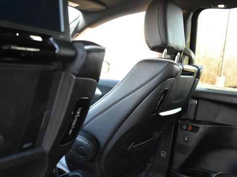 Used 2024 Chrysler Pacifica Limited w/ Uconnect Theater Family Group image 31