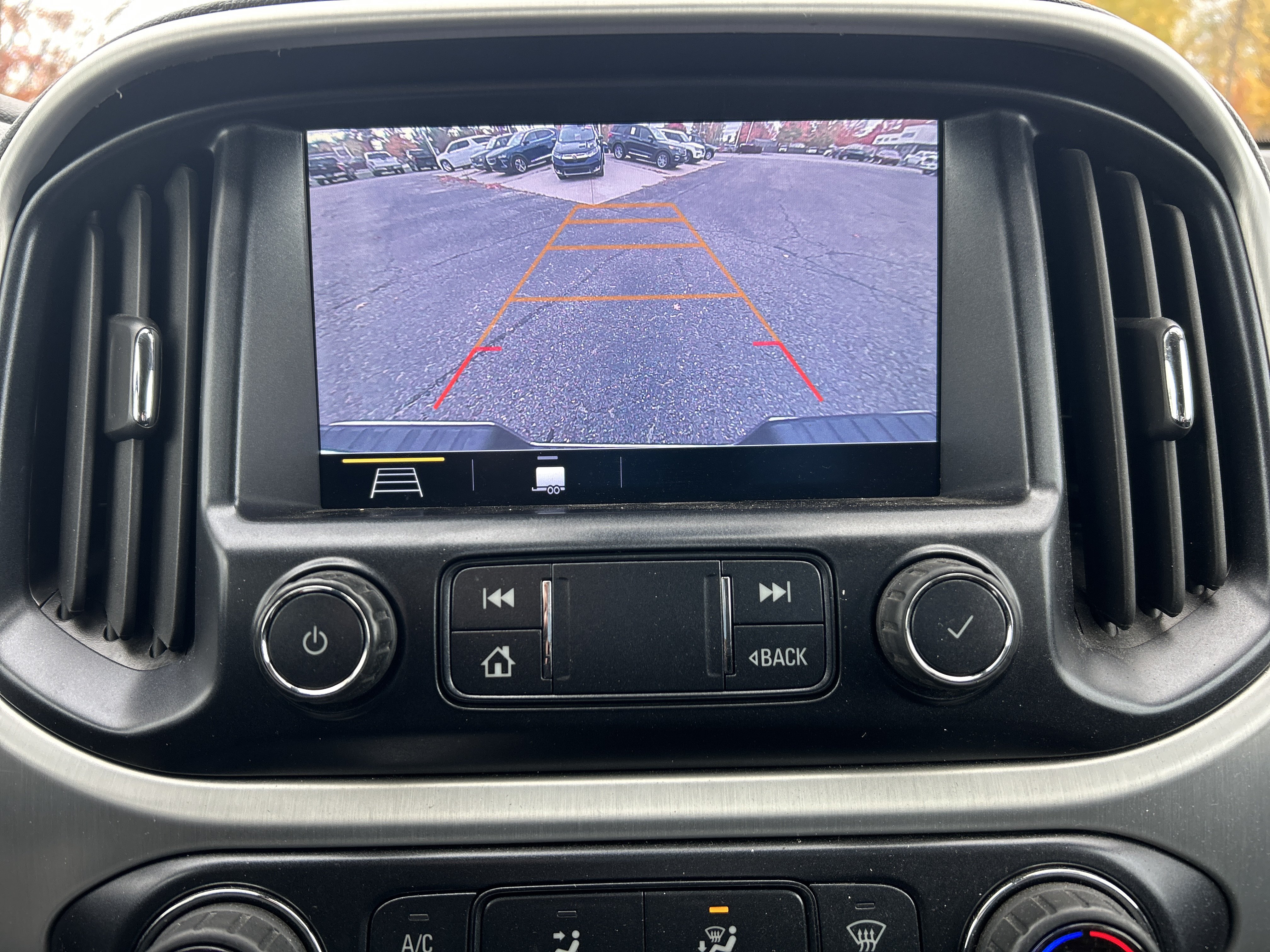 Used 2019 GMC Canyon SLE w/ Driver Alert Package AWD/4WD image 18
