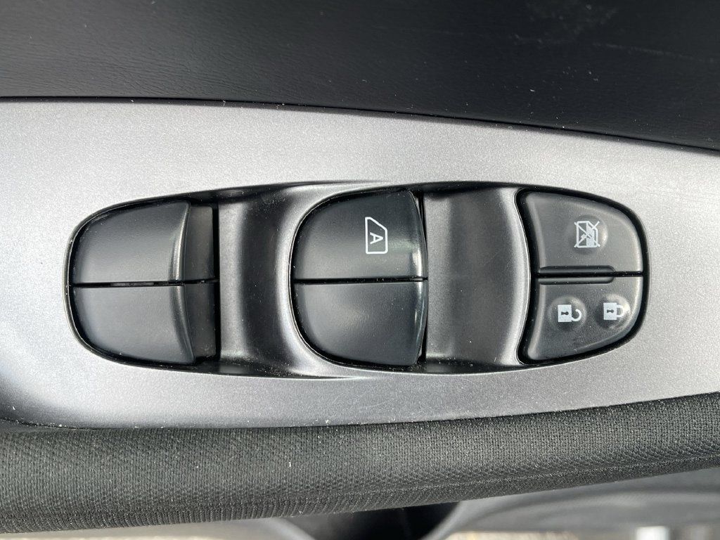 Used 2025 Nissan Leaf S FWD image 24