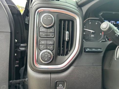 Used 2023 GMC Sierra 2500 Denali w/ Denali Ultimate Package image 8