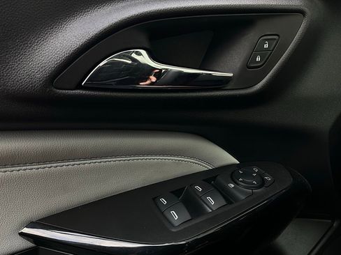 Used 2025 Chevrolet Trax LT image 19