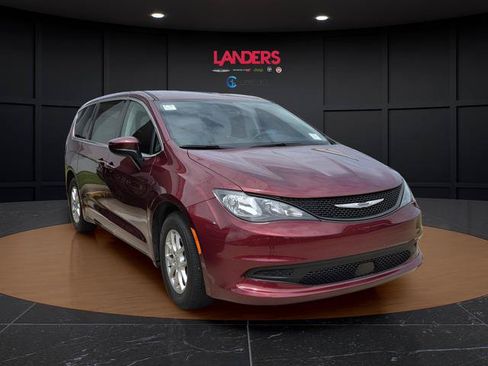 Used 2023 Chrysler Voyager LX FWD image 2