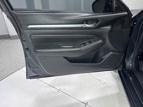 Used 2019 Nissan Altima 2.5 SV image 9