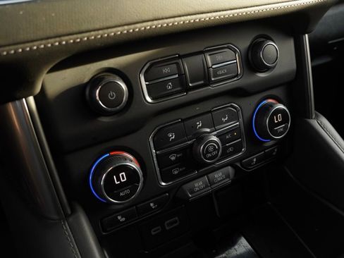 Used 2023 Chevrolet Tahoe LT image 17