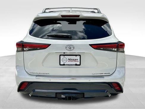 Used 2021 Toyota Highlander Limited AWD/4WD image 7