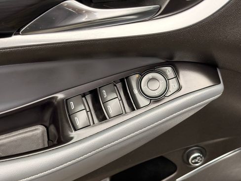 Used 2020 Buick Enclave Essence FWD image 9