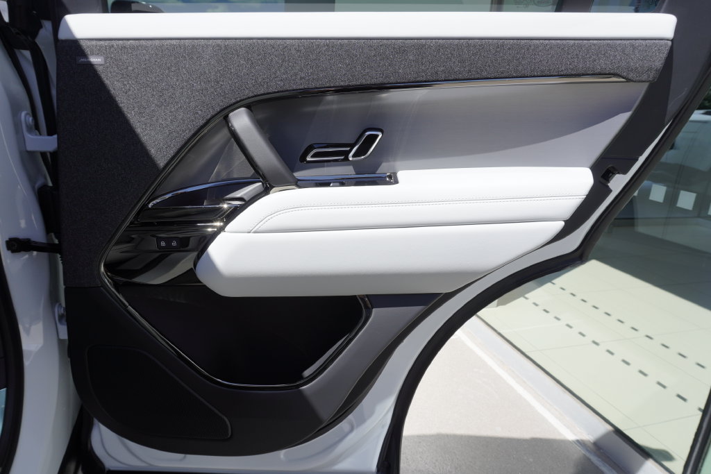 New 2026 Land Rover Range Rover Sport SE AWD/4WD image 25