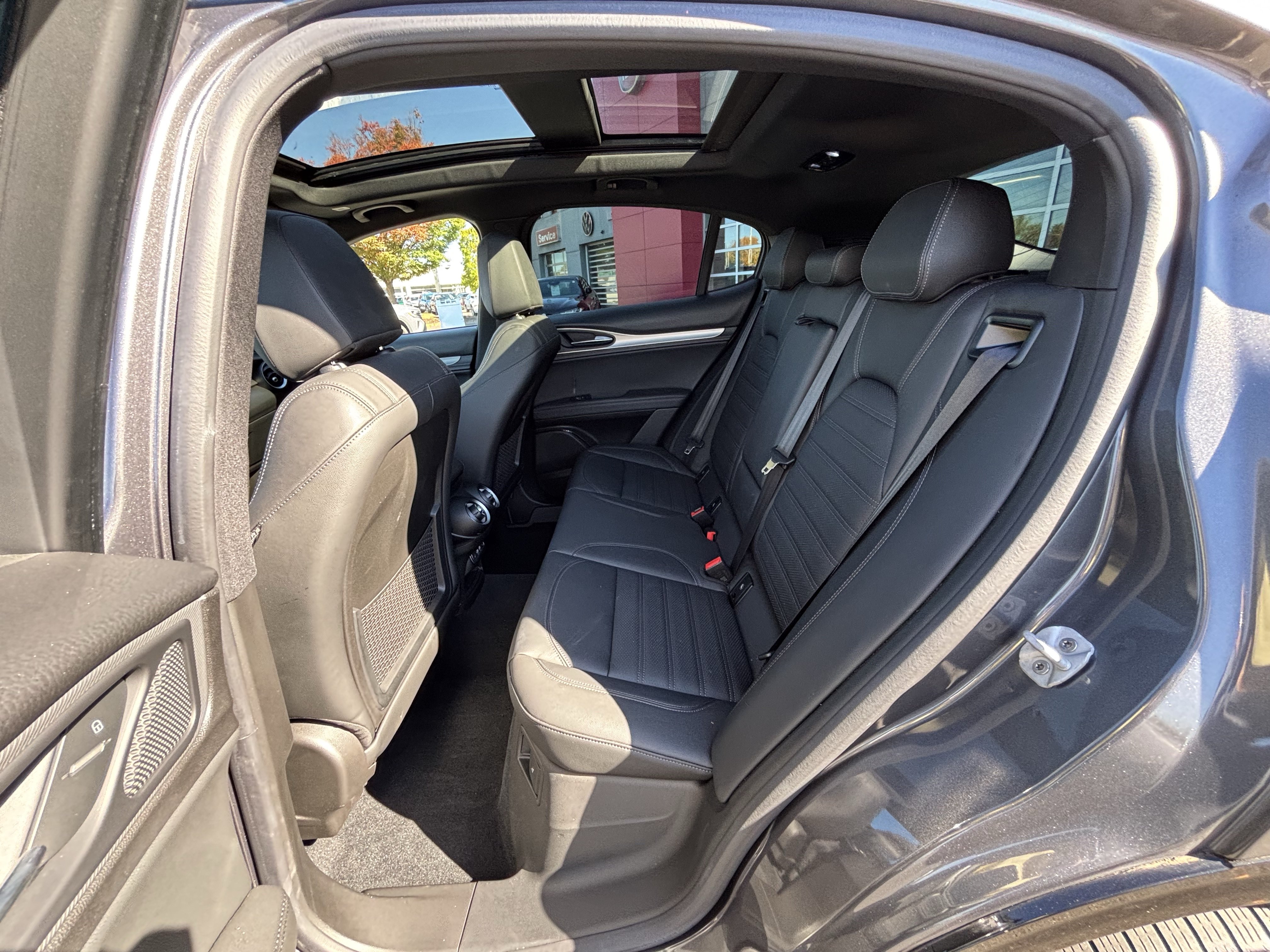Certified 2024 Alfa Romeo Stelvio Veloce AWD/4WD image 41