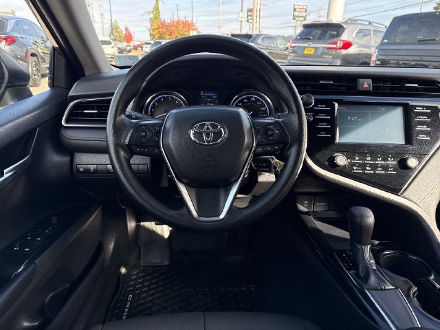 Used 2019 Toyota Camry LE FWD image 17