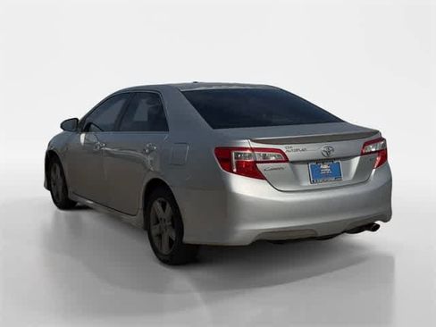 Used 2012 Toyota Camry SE image 3