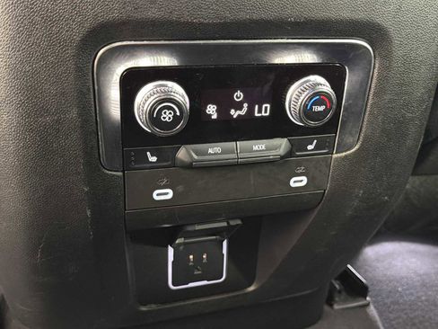 Used 2023 GMC Yukon Denali AWD/4WD image 21