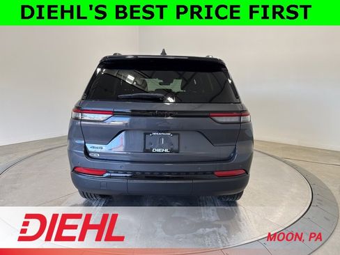 New 2025 Jeep Grand Cherokee Altitude w/ Trailer Tow Package image 6