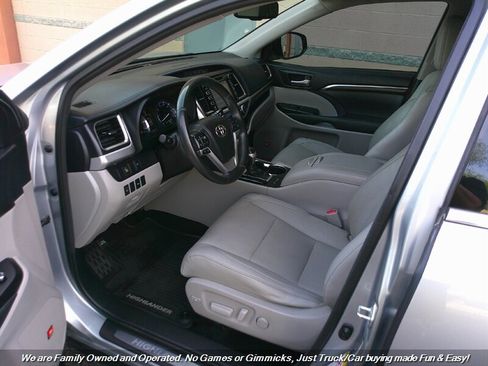 Used 2015 Toyota Highlander Limited image 15
