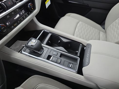 New 2025 Nissan Pathfinder SV image 25