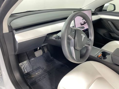 Used 2023 Tesla Model 3 Standard Range image 10