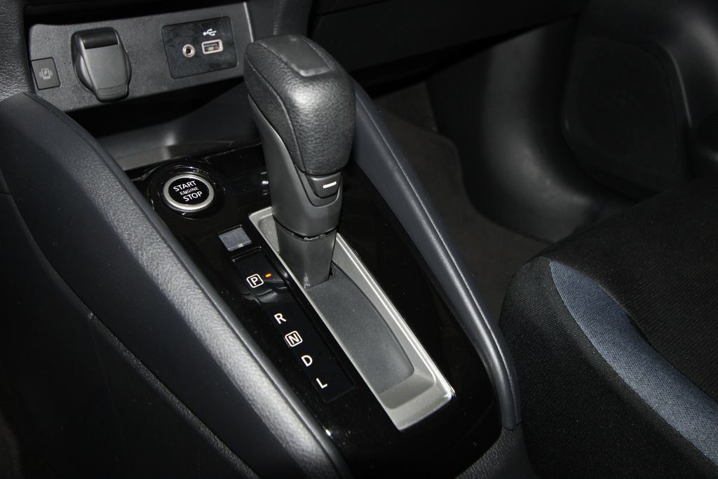 Used 2025 Nissan Versa SV FWD image 14