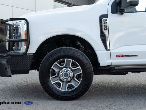 Used 2023 Ford F250 Lariat w/ Lariat Ultimate Package image 11