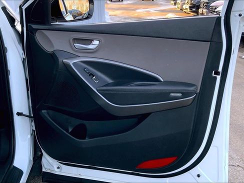 Used 2018 Hyundai Santa Fe Sport image 23