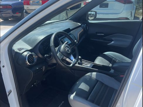 Used 2021 Nissan Kicks SR w/ SR Premium Package FWD image 26